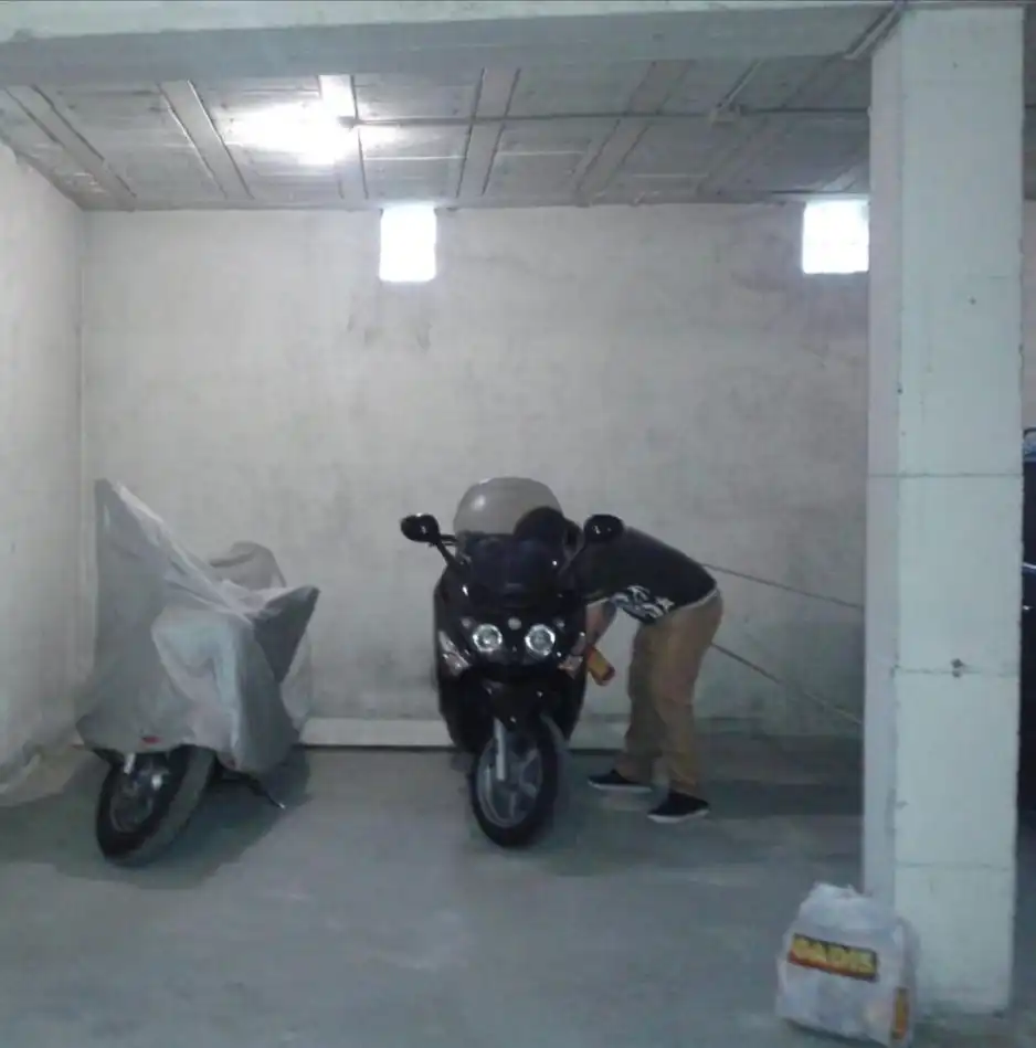 Parking de Piso en venta en Ourense Capital  con Calefacción, Parquet y Trastero