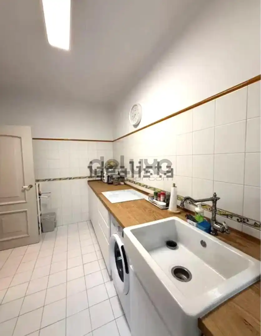 Kitchen of Ground floor for rent in El Sardinero