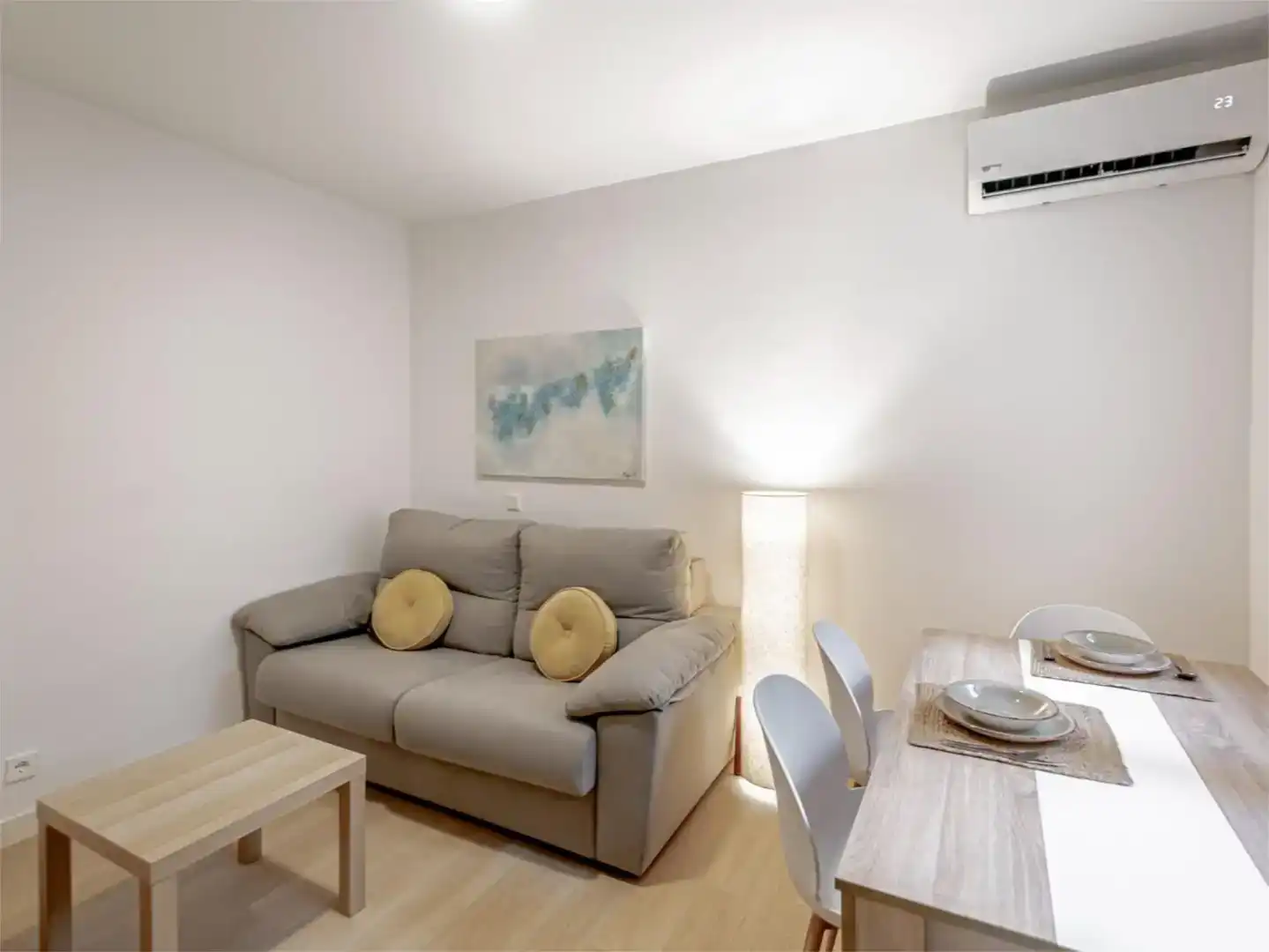 Sala d'estar de Pis en venda en  Madrid Capital