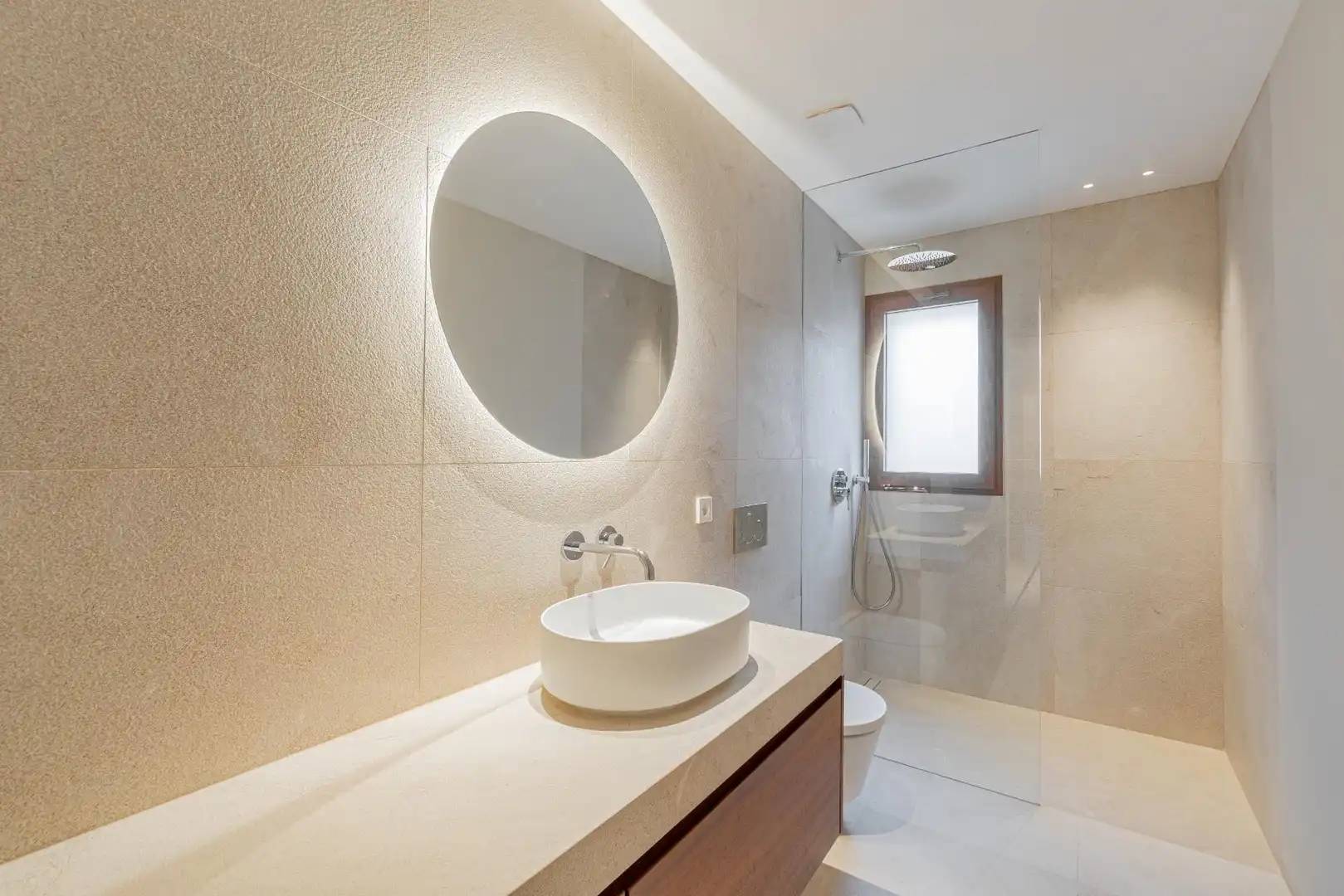 Badezimmer von Einfamilien-Reihenhaus zum Verkauf in Mancor de la Vall mit Klimaanlage, Heizung und Terrasse