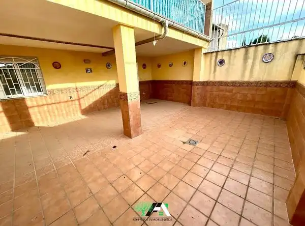 Vista exterior de Casa o chalet en venta en Lupión con Aire acondicionado y Terraza