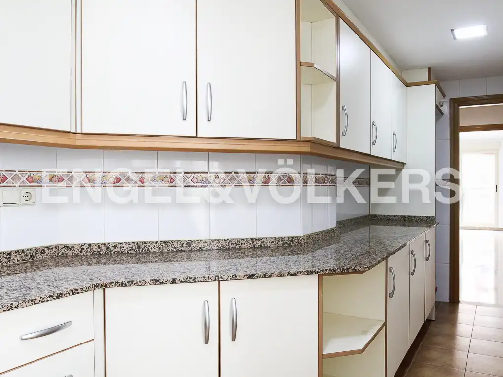 Küche von Wohnung zur Miete in Valencia mit Klimaanlage, Heizung und Balkon