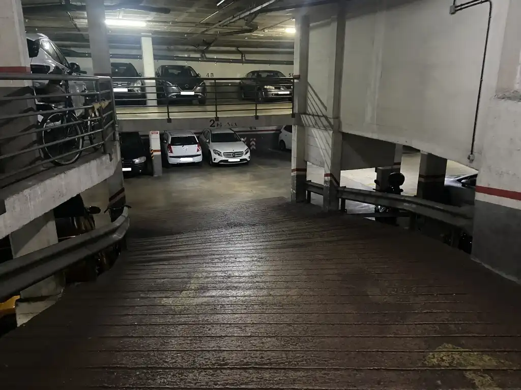 Einzelparkplatz zum Verkauf in Sants, imagen 3