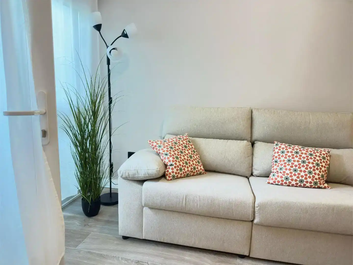 Sala d'estar de Loft de lloguer en  Pamplona / Iruña amb Aire condicionat i Moblat