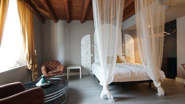 Casa-chalet en Venta en Bodegas en Algodre