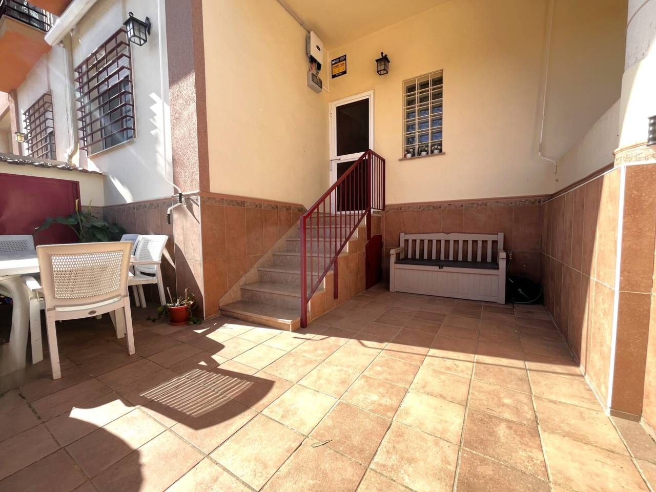 Jardí de Casa adosada en venda en Aljaraque amb Aire condicionat, Calefacció i Moblat