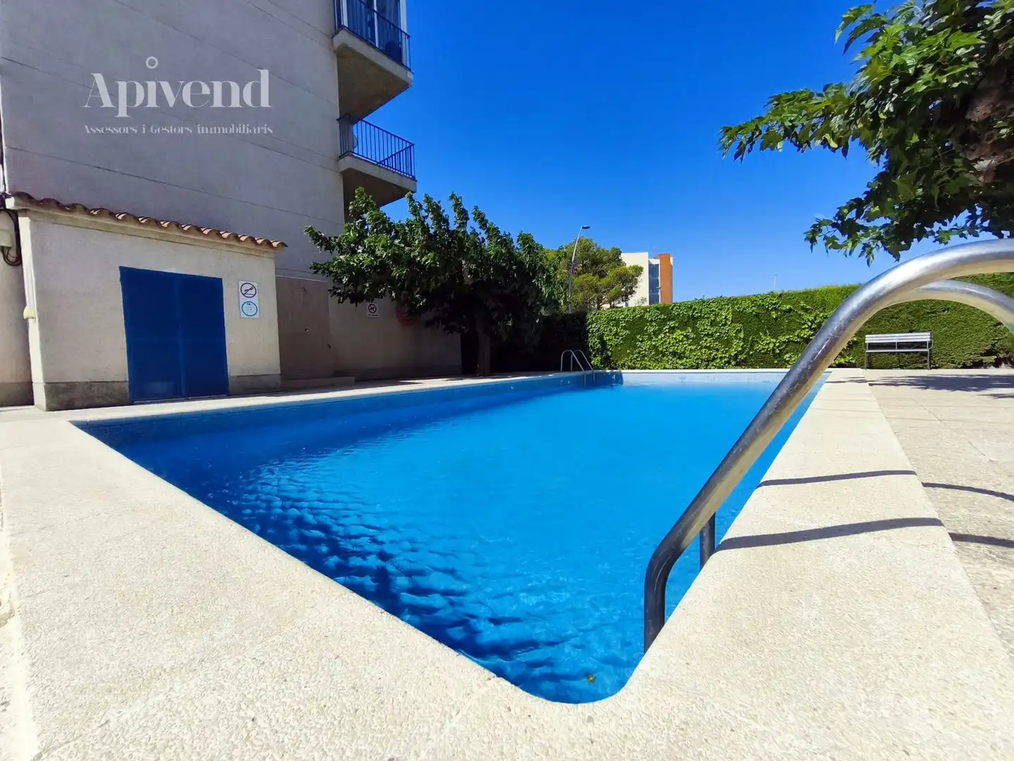 Schwimmbecken von Wohnung zum Verkauf in Roses mit Klimaanlage, Heizung und Terrasse