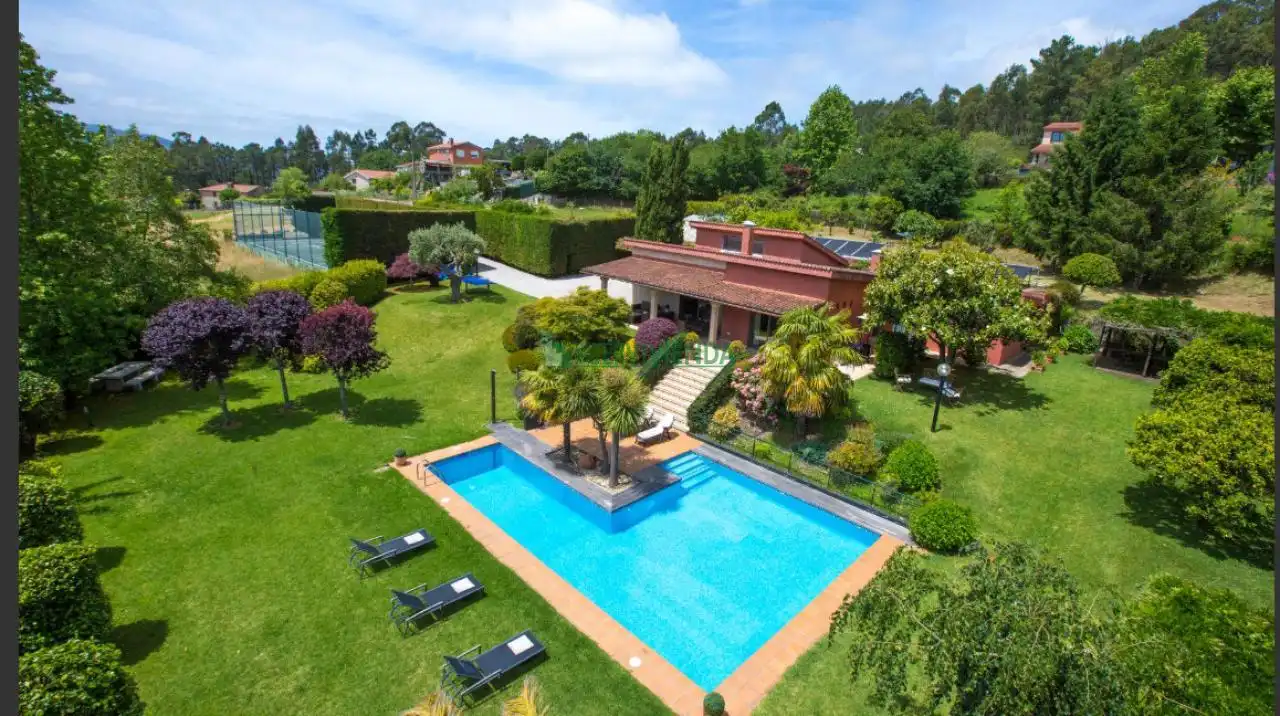Jardí de Casa o xalet de lloguer en Gondomar amb Calefacció, Jardí privat i Piscina