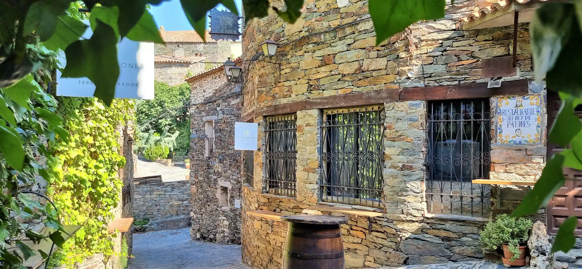 Vista exterior de Dúplex en venda en Patones amb Calefacció, Terrassa i Traster