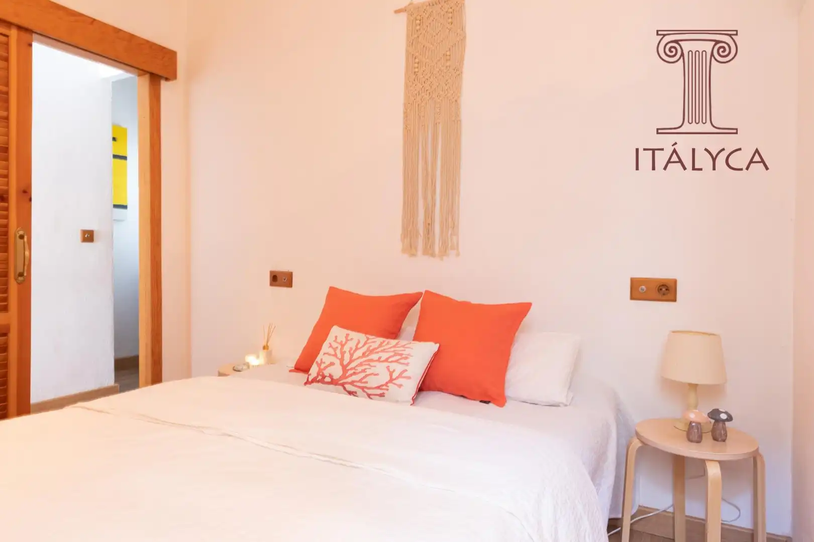 Schlafzimmer von Dachboden zum Verkauf in Sevilla mit Klimaanlage, Terrasse und Abstellraum