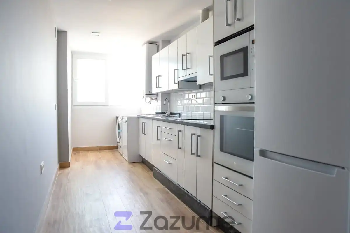 Flat for rent in C. Eduardo de Palacios, Los Guindos - Parque Mediterráneo - Santa Paula