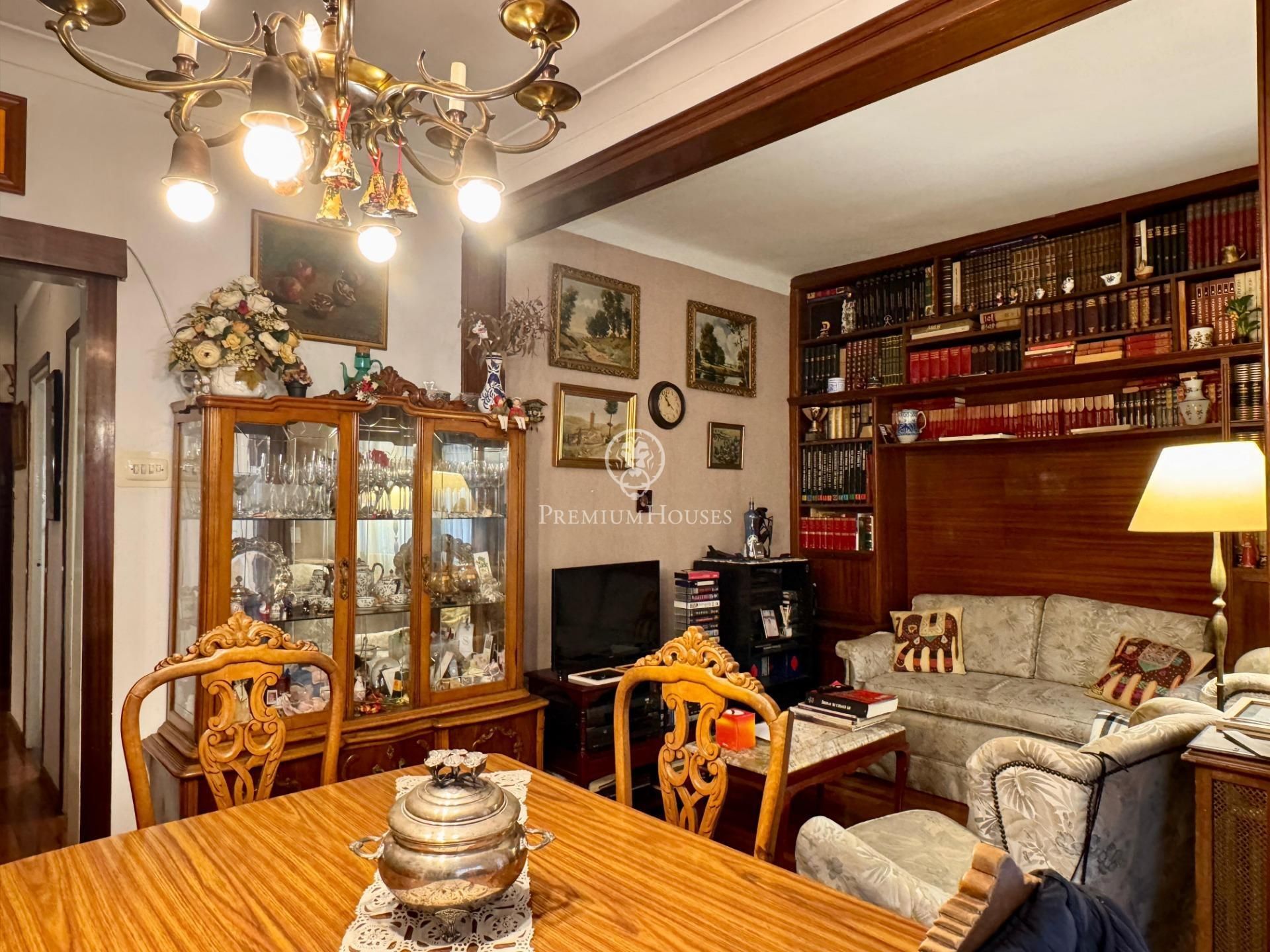 Dining room of Apartment for sale in  Barcelona Capital  with Air Conditioner, Parquet flooring and Terrace