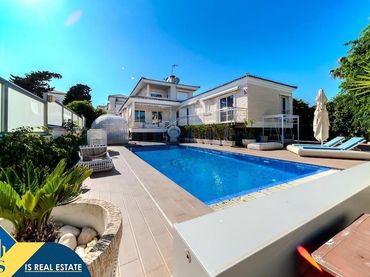 Villa mit Pool zum Verkauf in La Mata
