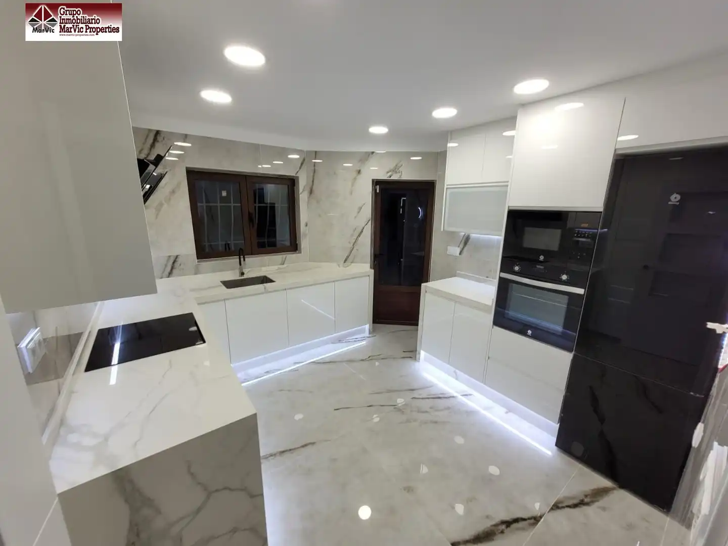 Chalet con piscina en venta en Coloma, imagen 61
