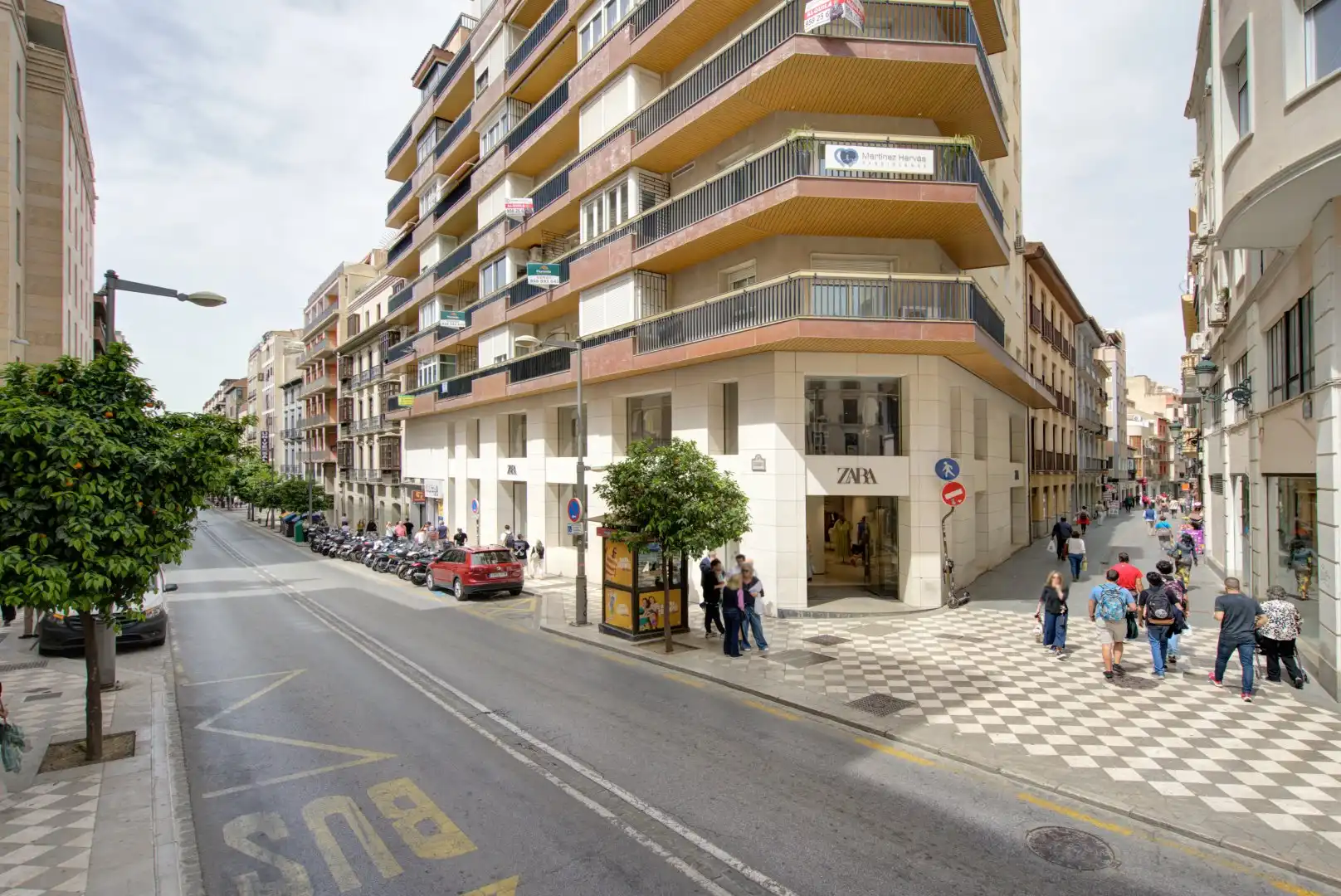 Vista exterior de Piso en venta en Granada con Aire acondicionado, Calefacción y Terraza