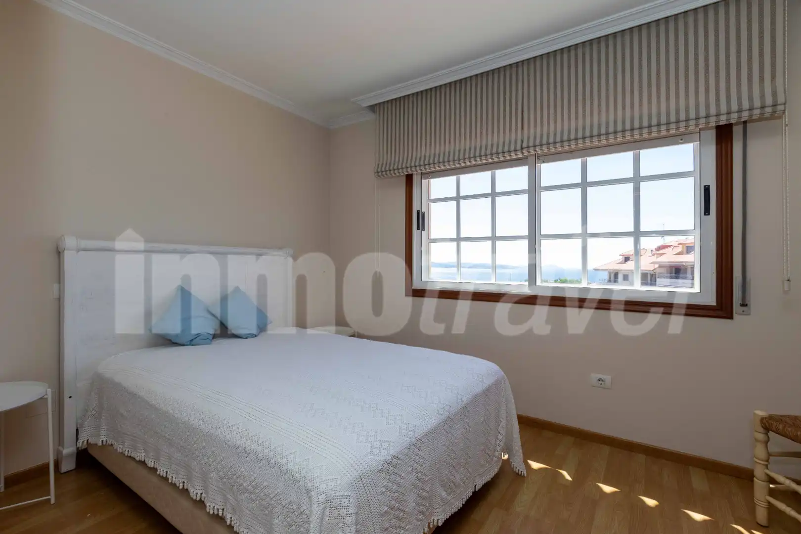 Dormitori de Casa adosada de lloguer en Sanxenxo amb Jardí privat, Terrassa i Moblat