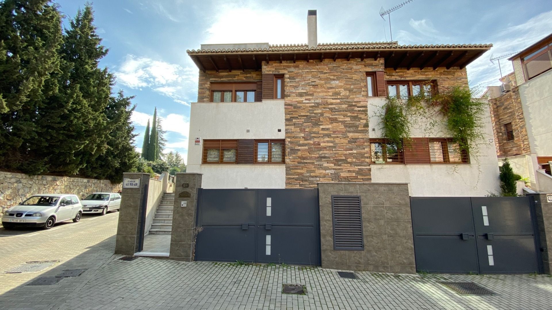Single-family semi-detached for sale in Calle Almiar, 28, Camino de los Neveros - Serrallo