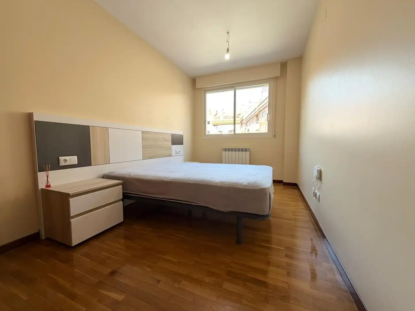 Dormitori de Apartament en venda en Lardero amb Calefacció, Terrassa i Traster