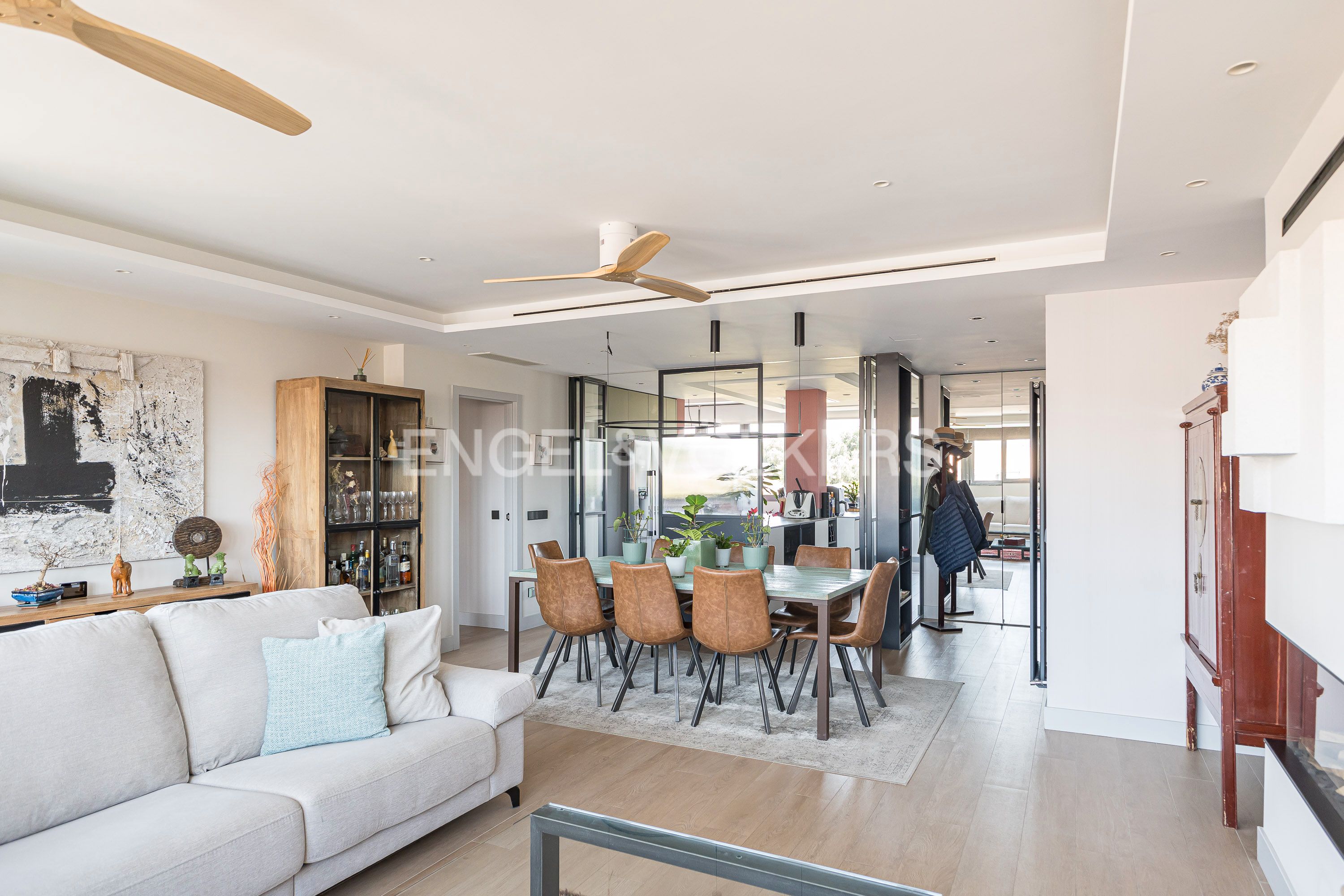 Sala d'estar de Àtic en venda en  Madrid Capital amb Aire condicionat, Calefacció i Terrassa