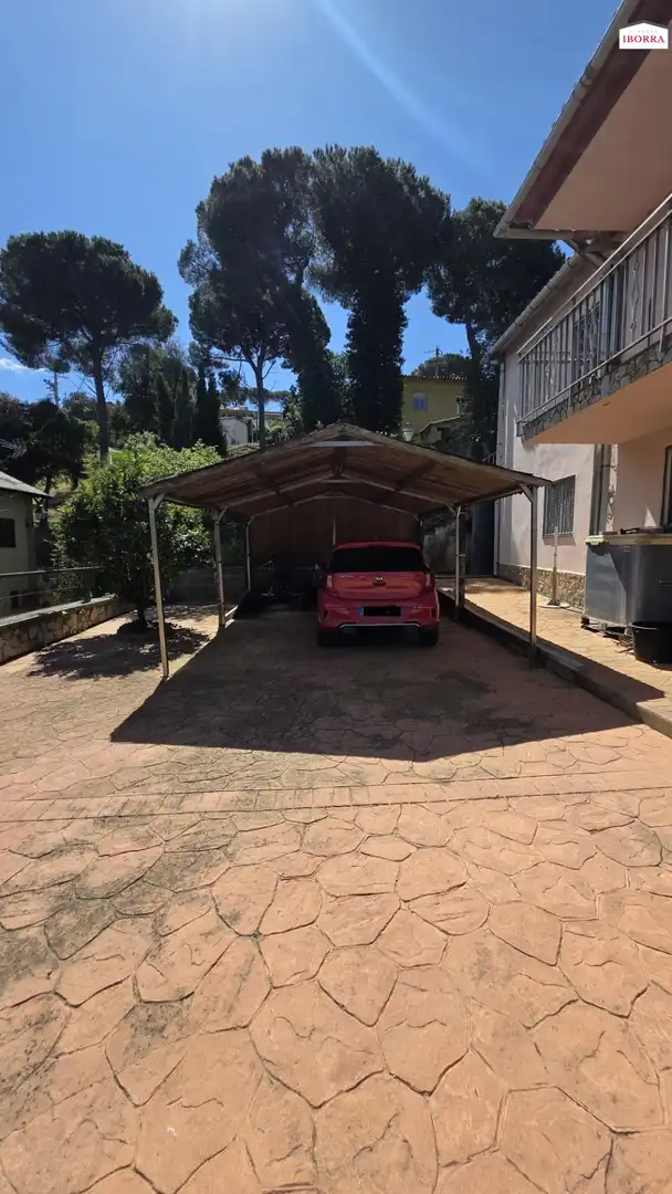 Aparcament de Casa o xalet en venda en Tordera amb Calefacció, Jardí privat i Traster