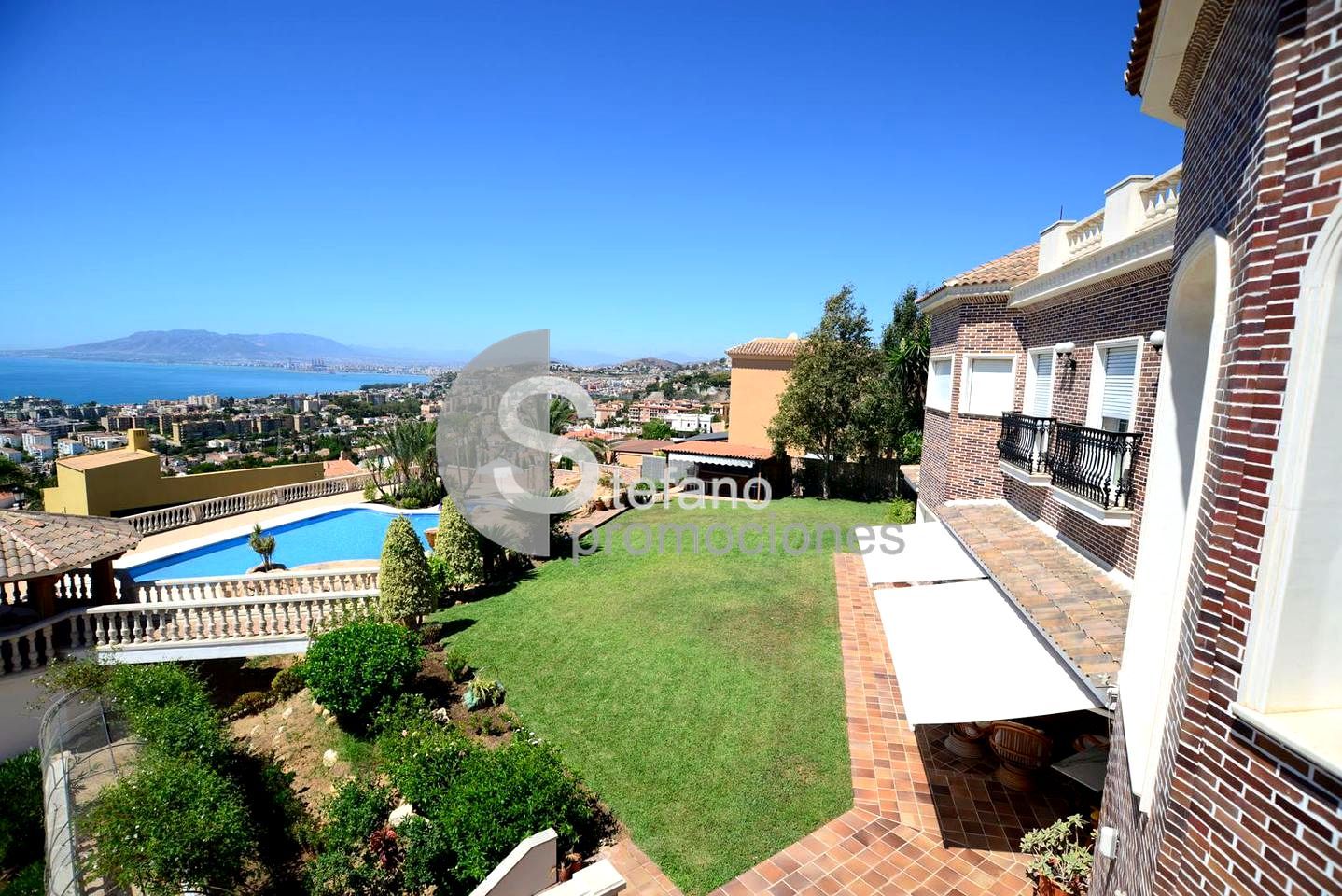 Jardí de Casa o xalet en venda en Málaga Capital amb Aire condicionat, Calefacció i Jardí privat