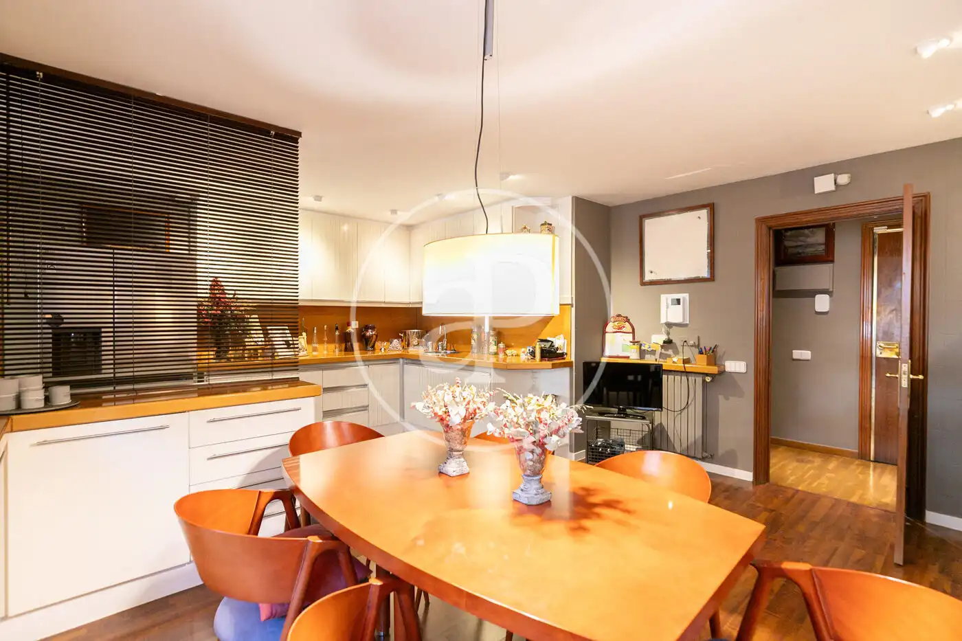 Cocina de Piso en venta en Barcelona con Aire acondicionado, Calefacción y Jardín privado