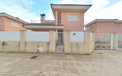 Vista exterior de Casa o xalet en venda en Los Alcázares amb Jardí privat, Terrassa i Traster