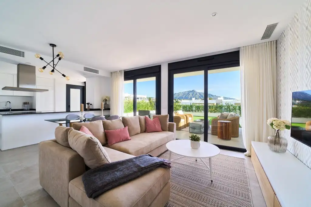Apartamento con piscina en venta en Estepona Pueblo, imagen 11