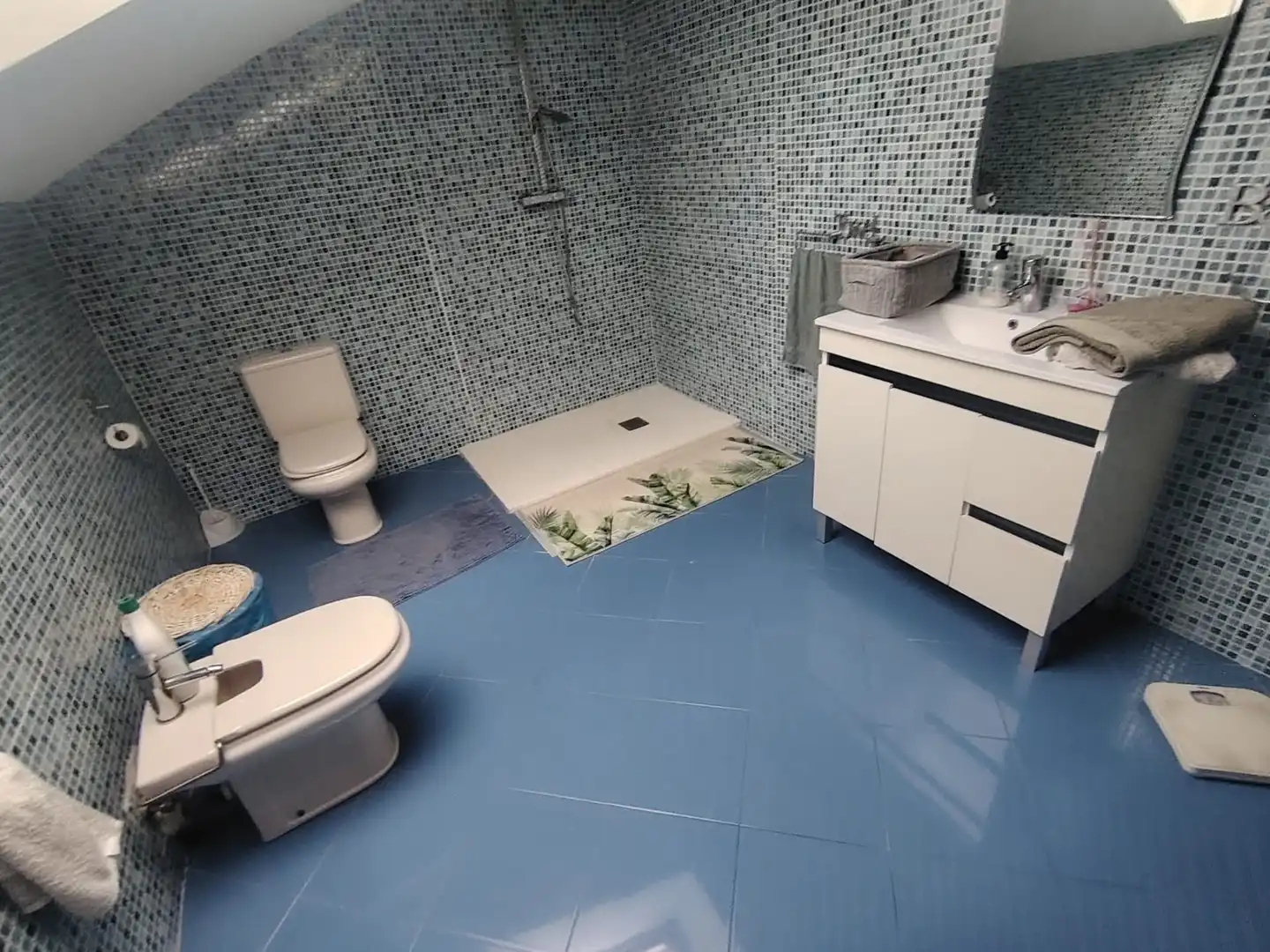 Bathroom of Houses for sale in Zaragoza  with Heating, Storage room and Swimming Pool