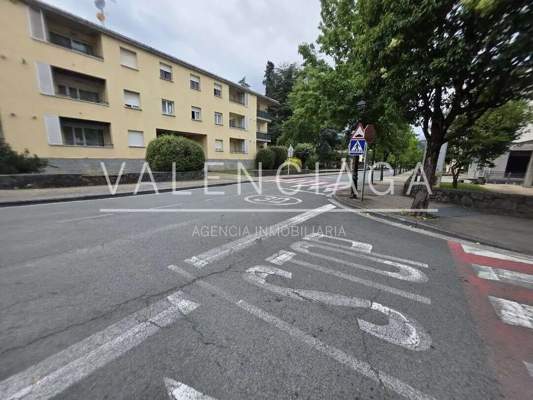Vista exterior de Pis en venda en Idiazabal amb Calefacció i Balcó