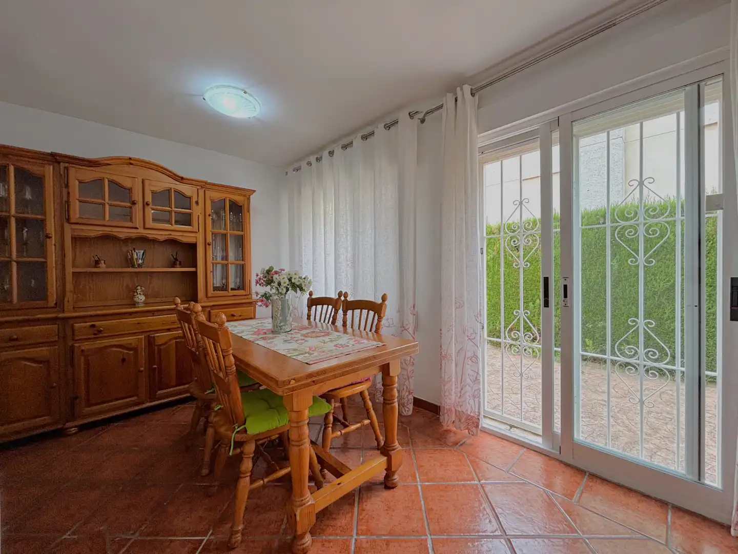 Detached homes for sale in Carrer Zarauz, El Grao