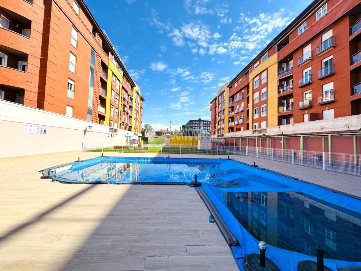 Piscina de Piso en venta en Talavera de la Reina con Aire acondicionado, Calefacción y Terraza