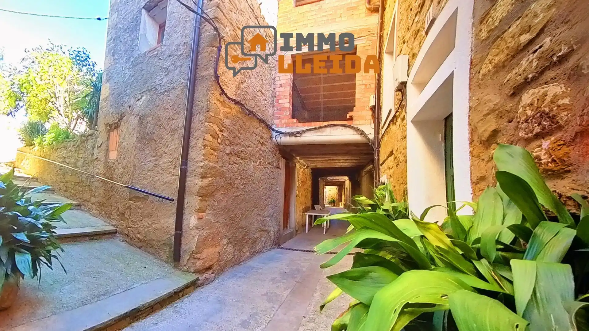 Vista exterior de Casa adosada en venta en Vilanova de Meià con Terraza, Trastero y Balcón