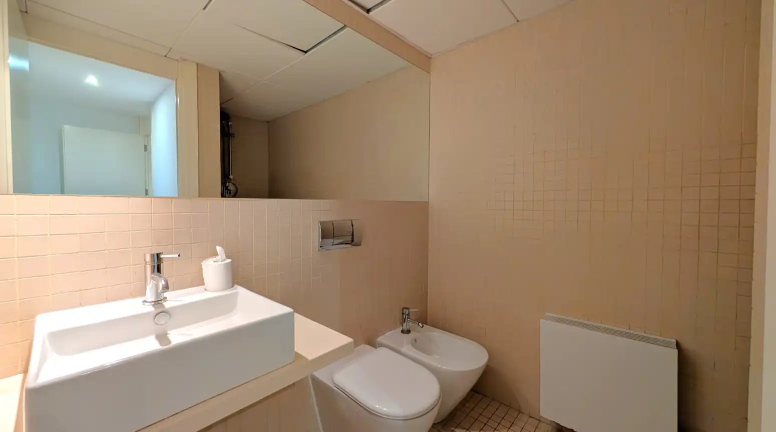 Baño de Piso en venta en Valencia con Aire acondicionado, Calefacción y Jardín privado
