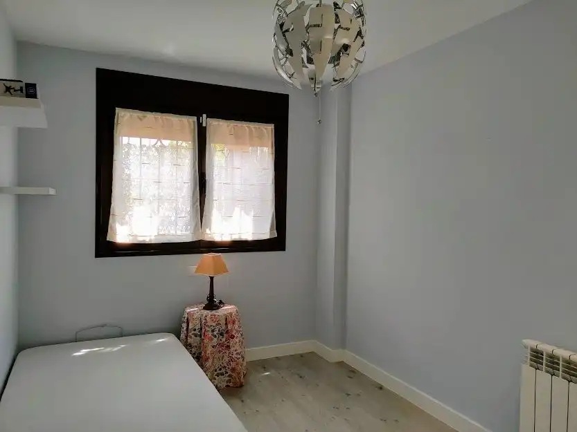 Habitación de Planta baja de alquiler en Colmenar Viejo con Calefacción, Jardín privado y Terraza