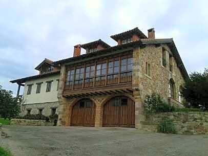 Außenansicht von Country house zum verkauf in Alfoz de Lloredo mit Heizung, Privatgarten und Terrasse