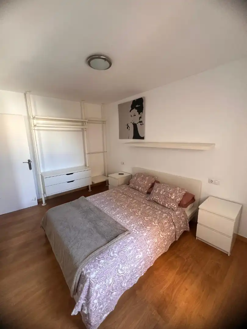 Schlafzimmer von Dachboden zur Miete in Nord