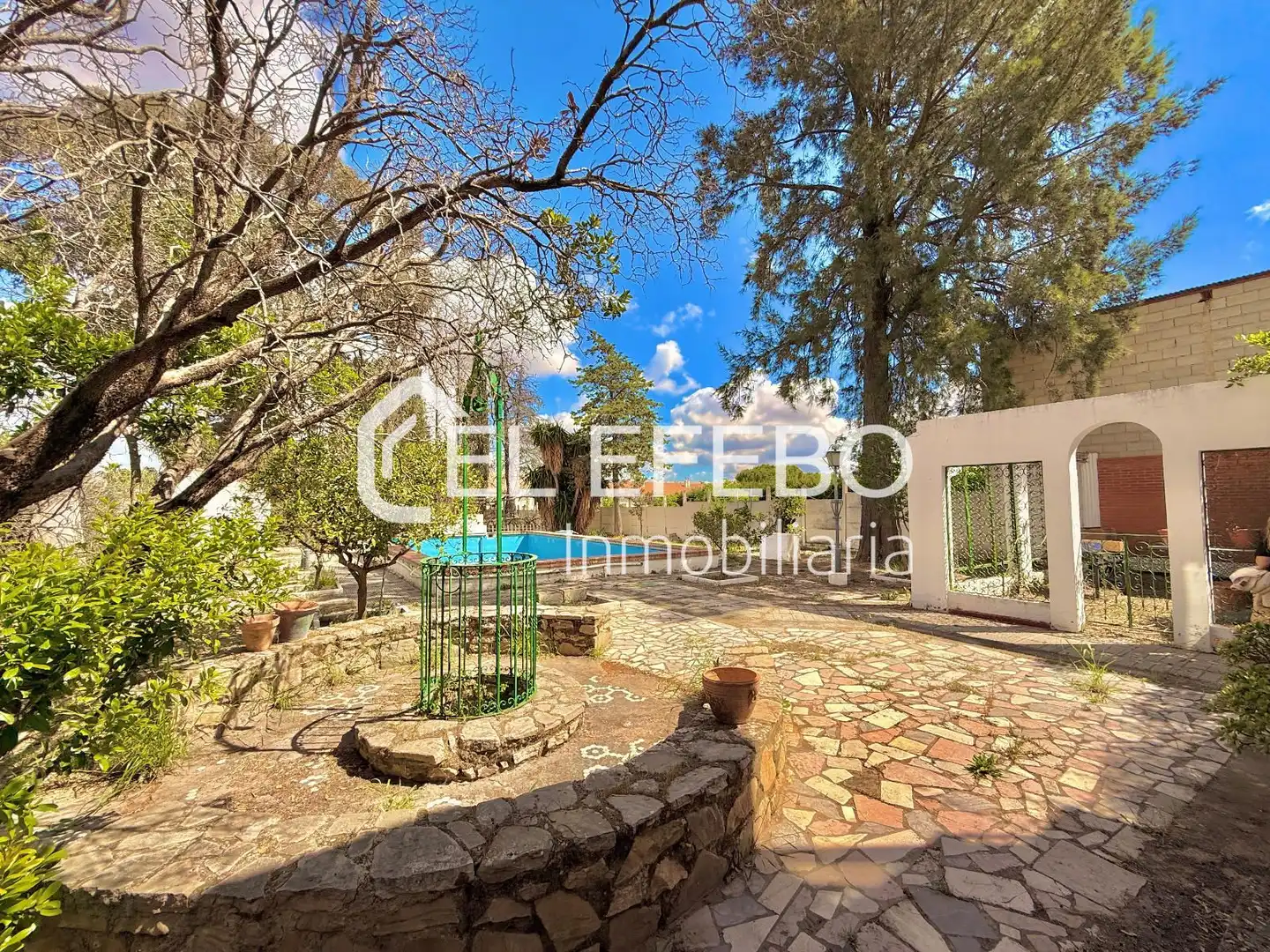 Vista exterior de Casa o chalet en venta en Antequera con Terraza, Trastero y Piscina