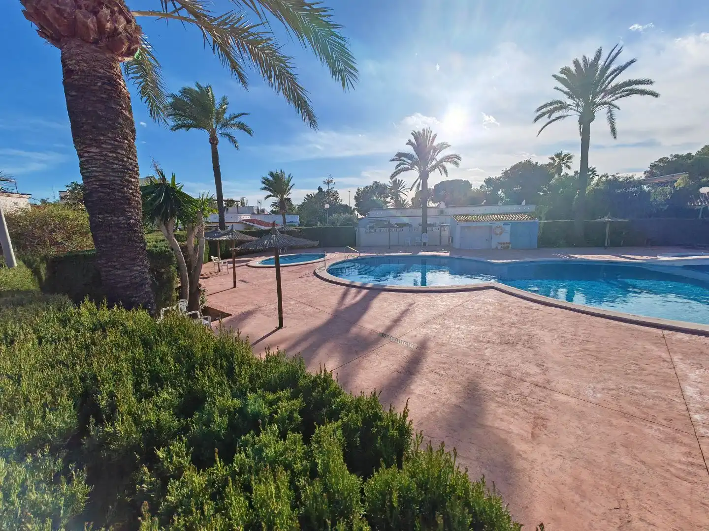 Piscina de Casa adosada de lloguer en El Campello amb Aire condicionat i Terrassa