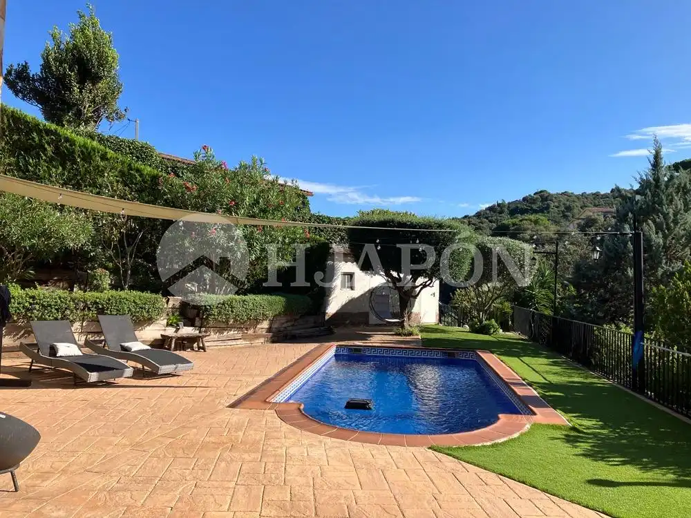 Jardí de Casa o xalet en venda en Alella amb Aire condicionat, Calefacció i Jardí privat