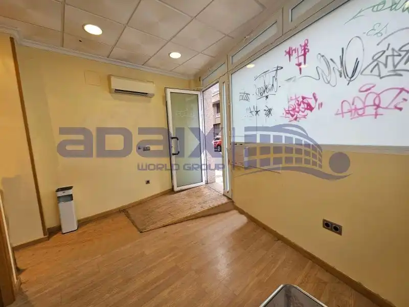 Business premises for sale in Calle Numancia, imagen 2