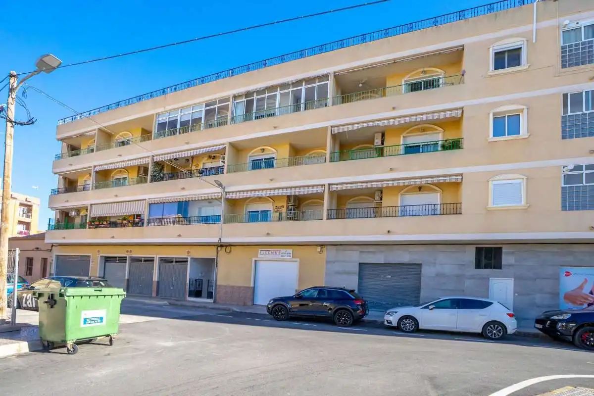 Vista exterior de Apartament en venda en Almoradí amb Terrassa