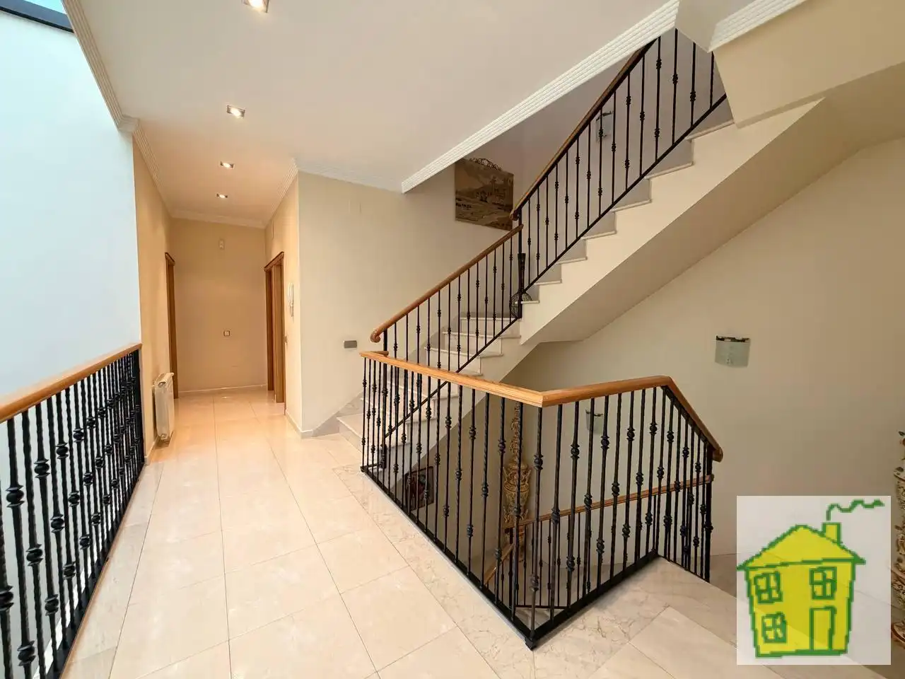 Houses for sale in Marmolejo  with Air Conditioner, Heating and Private garden