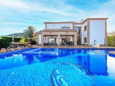 Villa con piscina in vendita a Partides comunes - Adsubia