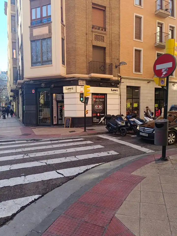 Vista exterior de Local de alquiler en Zaragoza