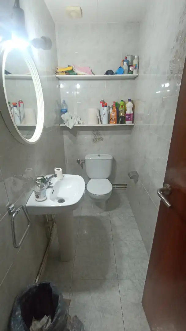 Badezimmer von Geschaftsraum zum Verkauf in Artesa de Segre mit Klimaanlage und Alarm