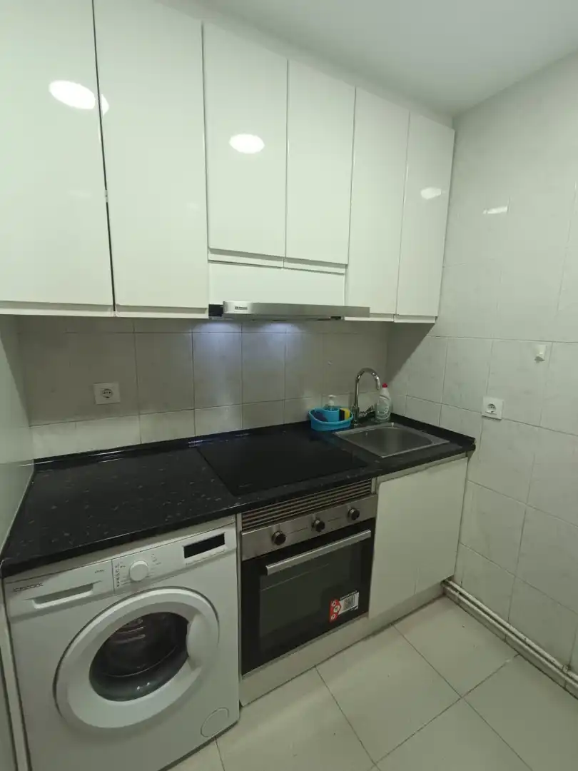 Kitchen of Flat for rent in Madrid  with Heating, Terrace and Oven