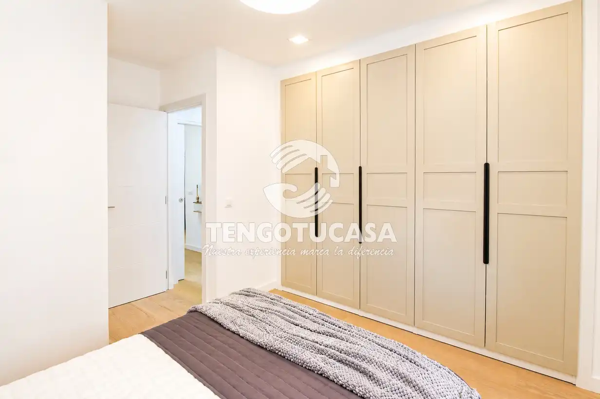 Schlafzimmer von Wohnung zum Verkauf in Madrid mit Klimaanlage, Möbliert und Ofen