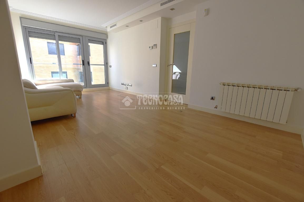 Sala d'estar de Pis en venda en Getafe amb Aire condicionat, Calefacció i Piscina comunitària