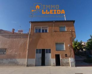 Vista exterior de Casa adosada en venda en Ivars d'Urgell amb Terrassa